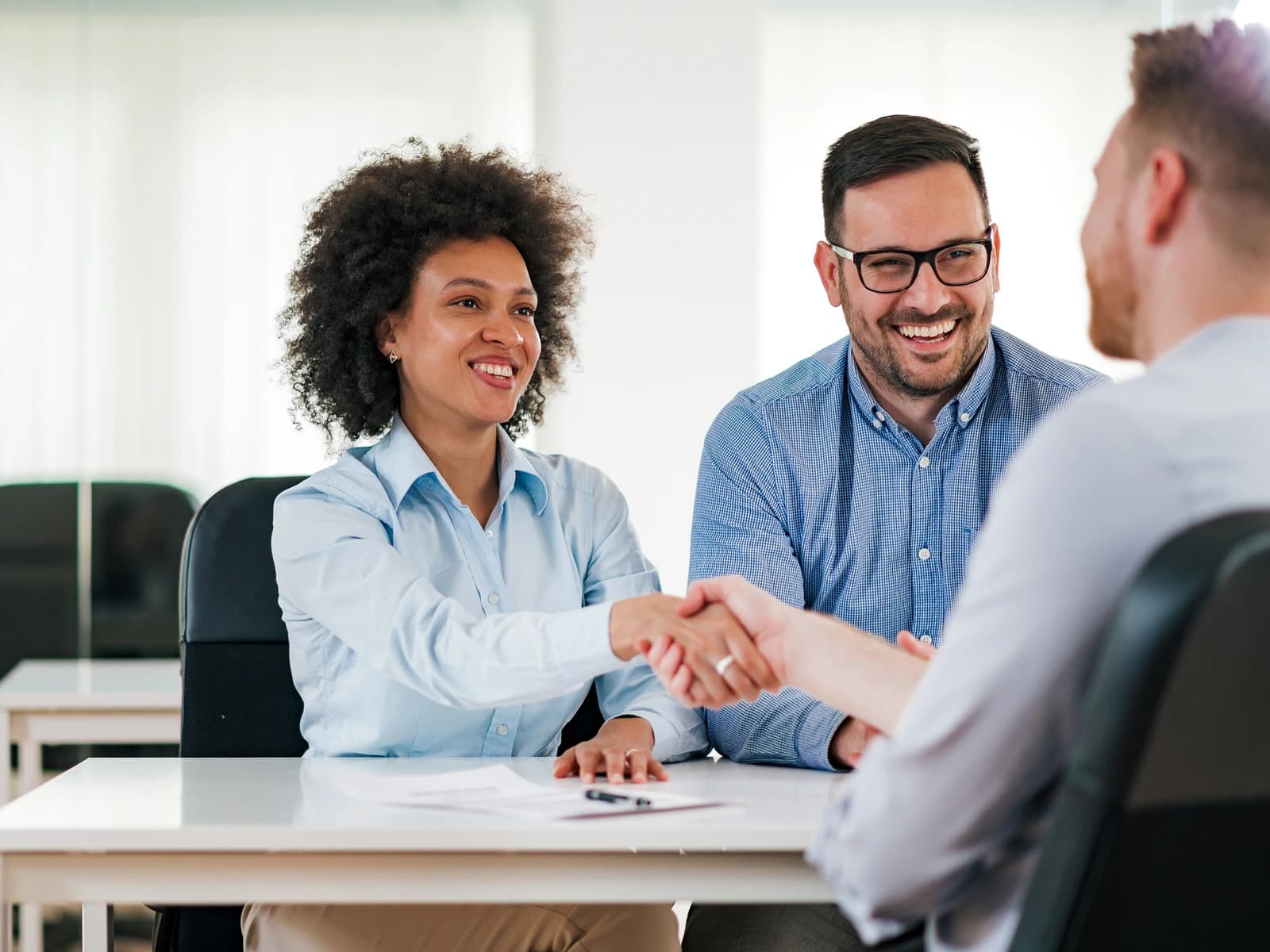 Vertragsunterzeichnung im proJob Bewerbungsprozess