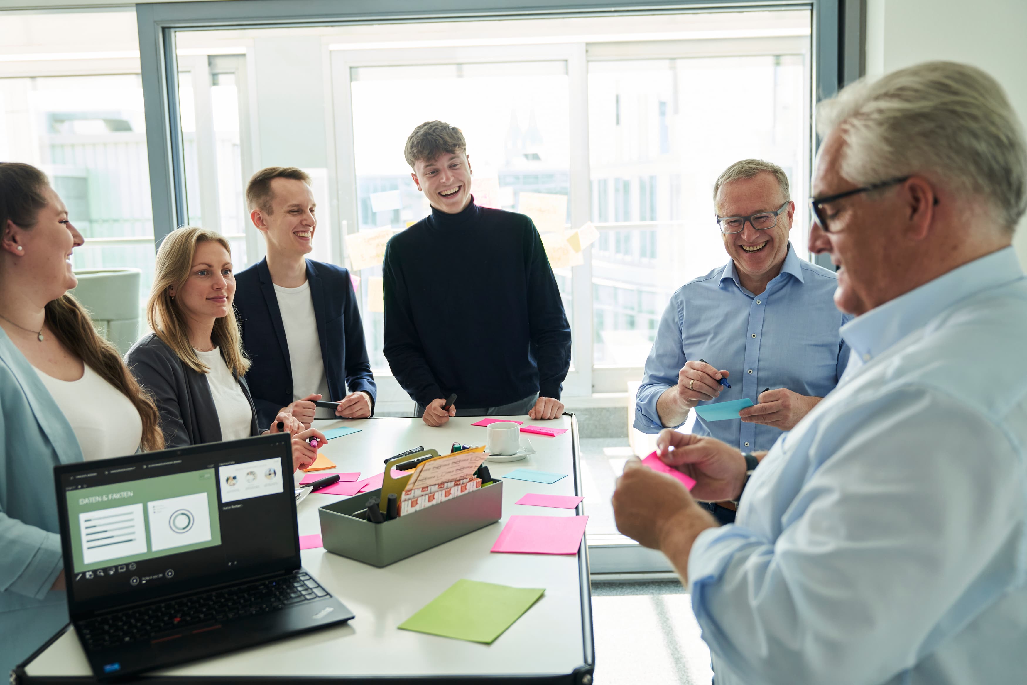 Team-Workshop mit Moderationskarten bei proJob