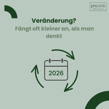 Kalender mit Jahr 2026 und drei grünen Pfeilen im Kreis – Symbol für Veränderung und Jahreswechsel